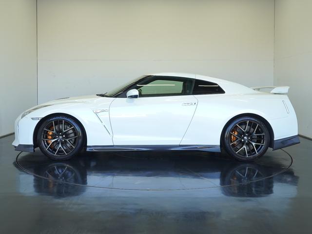 ＧＴ－Ｒ ピュアエディション　ＭＹ１８　ワンオーナー　禁煙車　リヤ３面プライバシーガラス　バックビューモニター　フジムラオート中間パイプ　ＫＵＨＬコンピューター書替　ブレンボ製モノブロック対向キャリパー　レイズ製アルミ鍛造ホイール（6枚目）