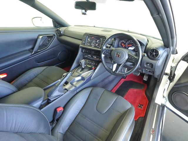 ＧＴ－Ｒ ピュアエディション　ＭＹ１８　ワンオーナー　禁煙車　リヤ３面プライバシーガラス　バックビューモニター　フジムラオート中間パイプ　ＫＵＨＬコンピューター書替　ブレンボ製モノブロック対向キャリパー　レイズ製アルミ鍛造ホイール（7枚目）
