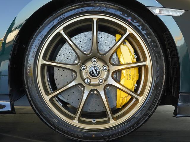 ＧＴ－Ｒ プレミアムエディション　Ｔ－スペック　ＭＹ２４　ワンオーナー　禁煙車　リヤ３面プライバシーガラス　ＧＴ－Ｒ専用フロアカーペット（プレミアムスポーツ）　純正ドライブレコーダー　Ｔ－ｓｐｅｃ専用カーボンセラミックブレーキ　サッチャム　ＢＯＳＥ（27枚目）
