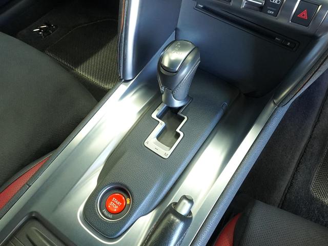 GT-R ブラックエディション MY10 NISMOスポーツリセッティング フロント:ブレンボ製モノブロック対向6ポッドキャリパー リヤ:ブレンボ製モノブロック対向4ポッドキャリパー レイズ製アルミ鍛造ホイール リヤスポイラー(18枚目)