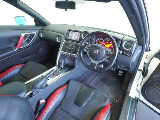 GT-R ブラックエディション MY07 禁煙車 後期ヘッドライト ノルドリンク製リアウィングベース エクセリー製マフラーカッター GT-R専用フロアカーペット ブレンボ製モノブロック対向キャリパー レイズ製アルミ鍛造ホイール(8枚目)