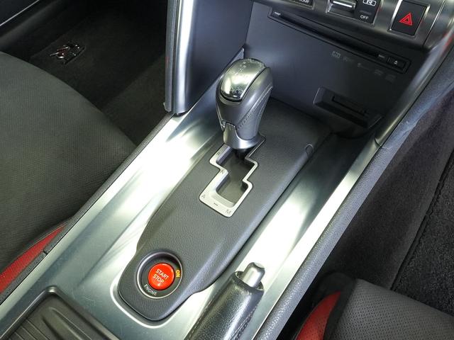 GT-R ブラックエディション MY07 禁煙車 後期ヘッドライト ノルドリンク製リアウィングベース エクセリー製マフラーカッター GT-R専用フロアカーペット ブレンボ製モノブロック対向キャリパー レイズ製アルミ鍛造ホイール(18枚目)