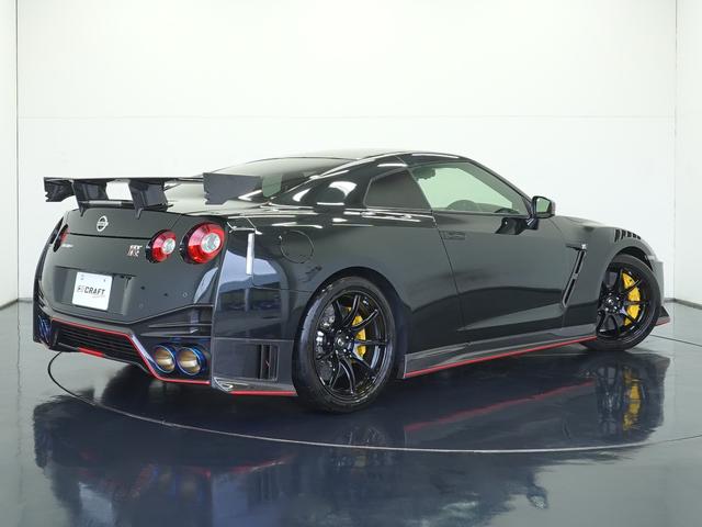 GT-R ニスモ MY20 NISMOスポーツリセッティング リヤ3面プライバシーガラス 全面ラバーディップ NISMOフロアマット NISMO専用カーボン製ルーフ NISMO専用カーボン製エンジンフード サッチャム(2枚目)