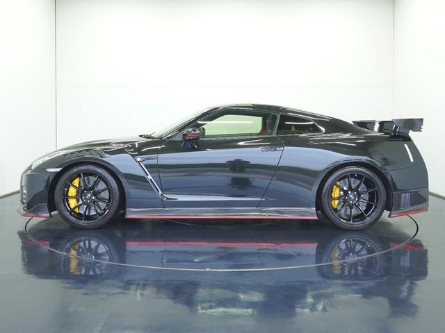 GT-R ニスモ MY20 NISMOスポーツリセッティング リヤ3面プライバシーガラス 全面ラバーディップ NISMOフロアマット NISMO専用カーボン製ルーフ NISMO専用カーボン製エンジンフード サッチャム(6枚目)