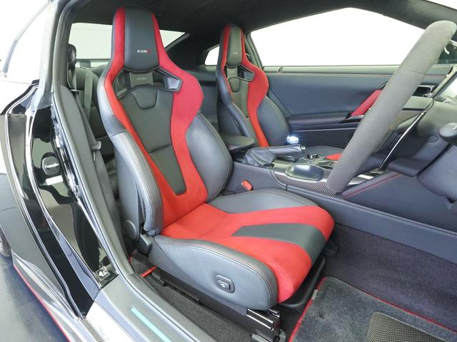 GT-R ニスモ MY20 NISMOスポーツリセッティング リヤ3面プライバシーガラス 全面ラバーディップ NISMOフロアマット NISMO専用カーボン製ルーフ NISMO専用カーボン製エンジンフード サッチャム(8枚目)
