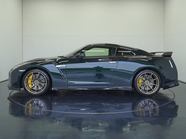 GT-R プレミアムエディション T-スペック MY22 ワンオーナー 禁煙車 NISMOスポーツリセッティング フロント廻りプロテクションフィルム(フロントバンパー、ボンネット、フェンダー、ヘッドライト) T-spec専用拡幅フロントフェンダー(6枚目)