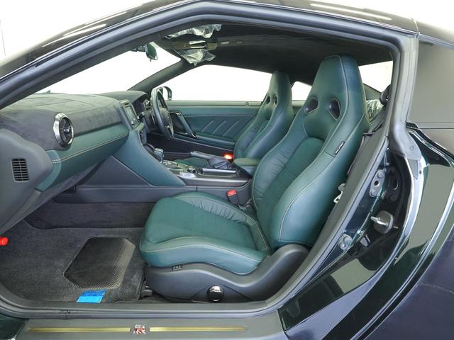 GT-R プレミアムエディション T-スペック MY22 ワンオーナー 禁煙車 NISMOスポーツリセッティング フロント廻りプロテクションフィルム(フロントバンパー、ボンネット、フェンダー、ヘッドライト) T-spec専用拡幅フロントフェンダー(14枚目)