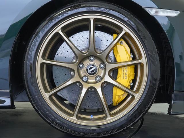 GT-R プレミアムエディション T-スペック MY22 ワンオーナー 禁煙車 NISMOスポーツリセッティング フロント廻りプロテクションフィルム(フロントバンパー、ボンネット、フェンダー、ヘッドライト) T-spec専用拡幅フロントフェンダー(28枚目)