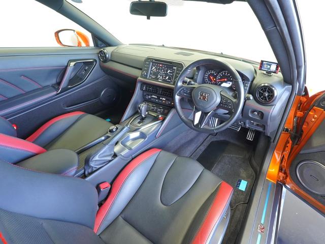 ＧＴ－Ｒ ブラックエディション　ＭＹ１７　ワンオーナー　禁煙車　ドライカーボン製リヤスポイラー　ブラックＥＤ専用ＲＥＣＡＲＯシート　ＢＯＳＥサウンドシステム　ブレンボ製モノブロック対向キャリパー　レイズ製アルミ鍛造ホイール（8枚目）