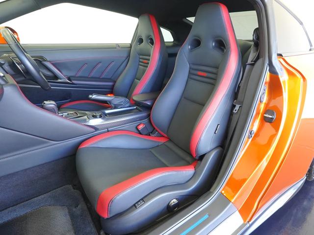 ＧＴ－Ｒ ブラックエディション　ＭＹ１７　ワンオーナー　禁煙車　ドライカーボン製リヤスポイラー　ブラックＥＤ専用ＲＥＣＡＲＯシート　ＢＯＳＥサウンドシステム　ブレンボ製モノブロック対向キャリパー　レイズ製アルミ鍛造ホイール（14枚目）