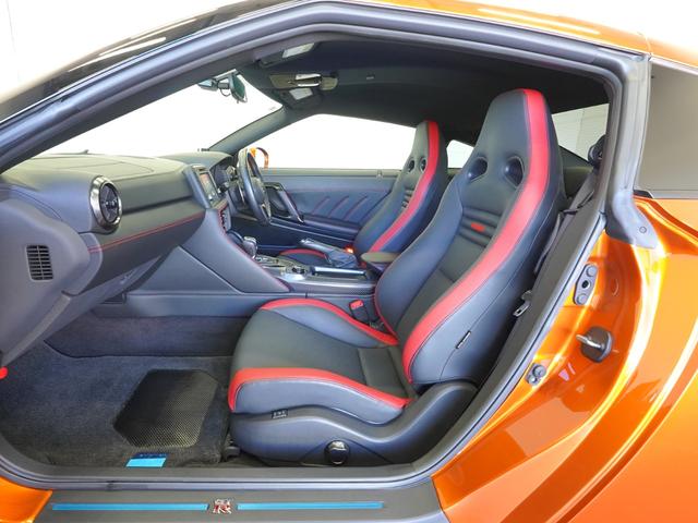 ＧＴ－Ｒ ブラックエディション　ＭＹ１７　ワンオーナー　禁煙車　ドライカーボン製リヤスポイラー　ブラックＥＤ専用ＲＥＣＡＲＯシート　ＢＯＳＥサウンドシステム　ブレンボ製モノブロック対向キャリパー　レイズ製アルミ鍛造ホイール（15枚目）