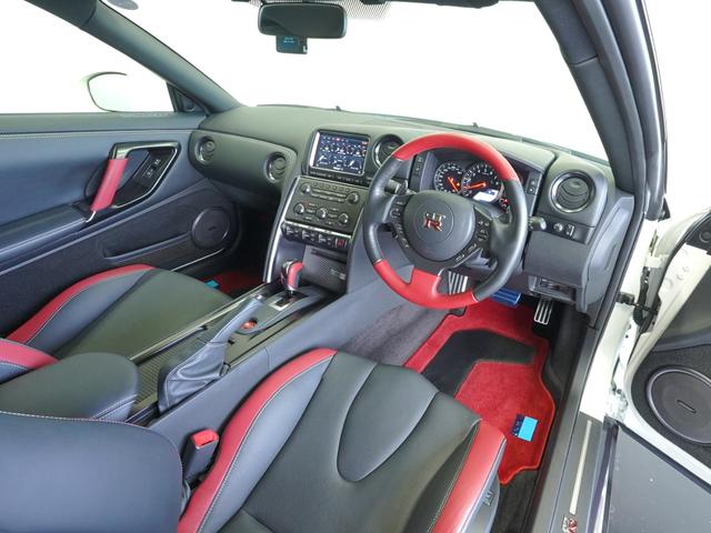 GT-R ブラックエディション MY15 NISMOスポーツリセッティング 純正オプションレイズ製アルミ鍛造ホイール(オパールブラッククロームカラーコート) GT-R専用フロアカーペット(プレミアムスポーツ) BOSE サッチャム(7枚目)