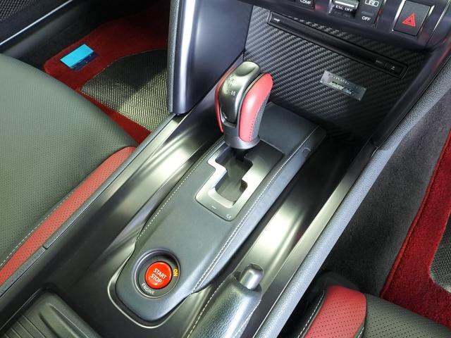 GT-R ブラックエディション MY15 NISMOスポーツリセッティング 純正オプションレイズ製アルミ鍛造ホイール(オパールブラッククロームカラーコート) GT-R専用フロアカーペット(プレミアムスポーツ) BOSE サッチャム(19枚目)