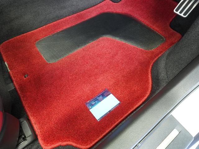 GT-R ブラックエディション MY15 NISMOスポーツリセッティング 純正オプションレイズ製アルミ鍛造ホイール(オパールブラッククロームカラーコート) GT-R専用フロアカーペット(プレミアムスポーツ) BOSE サッチャム(20枚目)