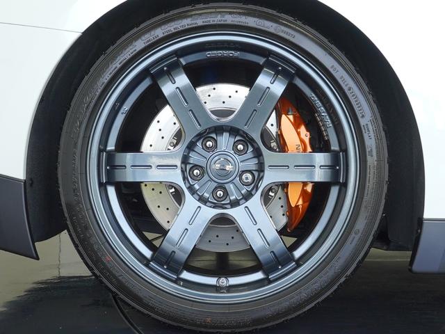 GT-R ブラックエディション MY15 NISMOスポーツリセッティング 純正オプションレイズ製アルミ鍛造ホイール(オパールブラッククロームカラーコート) GT-R専用フロアカーペット(プレミアムスポーツ) BOSE サッチャム(30枚目)