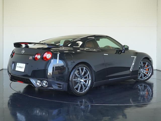 ＧＴ－Ｒ プレミアムエディション　ＭＹ１４　ワンオーナー　ファッショナブルインテリア（アンバーレッド）　ＧＴ－Ｒ専用フロアカーペット（プレミアムスポーツ）　サッチャム準拠車両防盗システム　ＢＯＳＥサウンドシステム　レイズ製鍛造ホイール（2枚目）