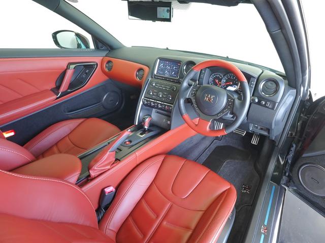 ＧＴ－Ｒ プレミアムエディション　ＭＹ１４　ワンオーナー　ファッショナブルインテリア（アンバーレッド）　ＧＴ－Ｒ専用フロアカーペット（プレミアムスポーツ）　サッチャム準拠車両防盗システム　ＢＯＳＥサウンドシステム　レイズ製鍛造ホイール（7枚目）