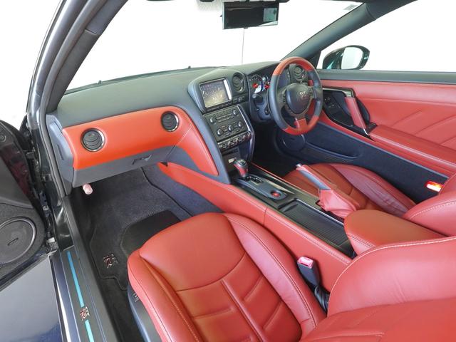 ＧＴ－Ｒ プレミアムエディション　ＭＹ１４　ワンオーナー　ファッショナブルインテリア（アンバーレッド）　ＧＴ－Ｒ専用フロアカーペット（プレミアムスポーツ）　サッチャム準拠車両防盗システム　ＢＯＳＥサウンドシステム　レイズ製鍛造ホイール（11枚目）