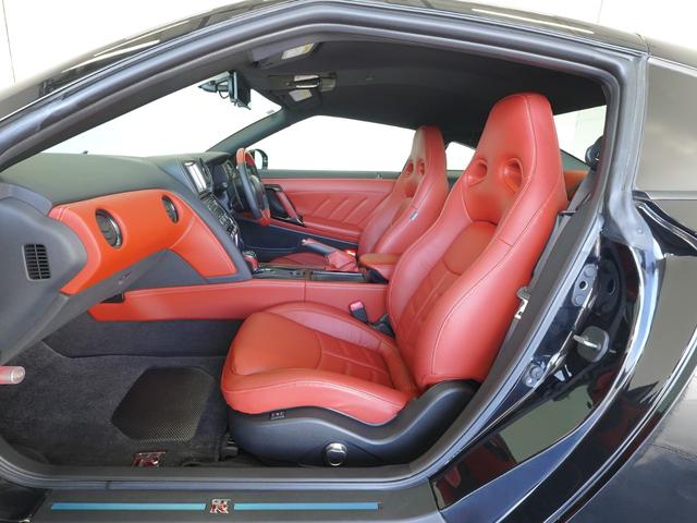 ＧＴ－Ｒ プレミアムエディション　ＭＹ１４　ワンオーナー　ファッショナブルインテリア（アンバーレッド）　ＧＴ－Ｒ専用フロアカーペット（プレミアムスポーツ）　サッチャム準拠車両防盗システム　ＢＯＳＥサウンドシステム　レイズ製鍛造ホイール（13枚目）
