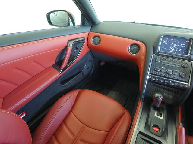 ＧＴ－Ｒ プレミアムエディション　ＭＹ１４　ワンオーナー　ファッショナブルインテリア（アンバーレッド）　ＧＴ－Ｒ専用フロアカーペット（プレミアムスポーツ）　サッチャム準拠車両防盗システム　ＢＯＳＥサウンドシステム　レイズ製鍛造ホイール（15枚目）