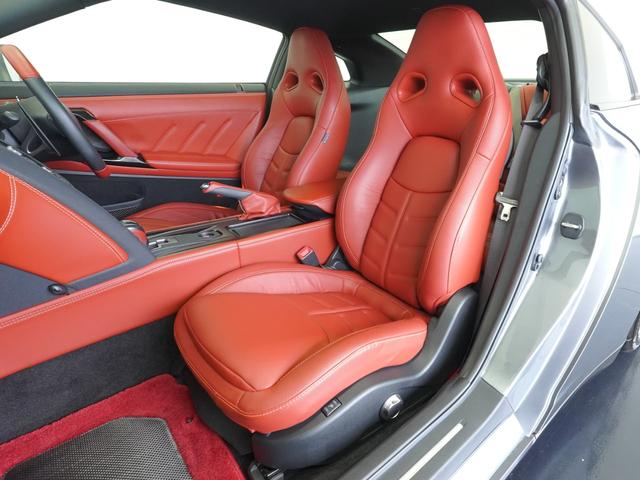 GT-R プレミアムエディション MY14 ワンオーナー 禁煙車 ファッショナブルインテリア(アンバーレッド) GT-R専用フロアカーペット(プレミアムスポーツ) LEDハイパーデイライトキャンセルスイッチ セルスター製レーダー探知機(12枚目)
