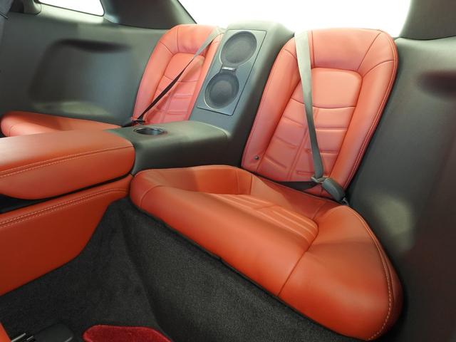 GT-R プレミアムエディション MY14 ワンオーナー 禁煙車 ファッショナブルインテリア(アンバーレッド) GT-R専用フロアカーペット(プレミアムスポーツ) LEDハイパーデイライトキャンセルスイッチ セルスター製レーダー探知機(14枚目)
