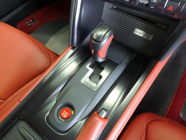 GT-R プレミアムエディション MY14 ワンオーナー 禁煙車 ファッショナブルインテリア(アンバーレッド) GT-R専用フロアカーペット(プレミアムスポーツ) LEDハイパーデイライトキャンセルスイッチ セルスター製レーダー探知機(19枚目)