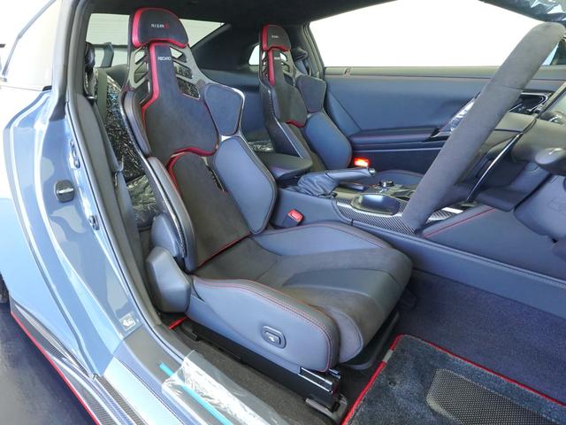 GT-R ニスモ スペシャルエディション MY24 ワンオーナー 禁煙車 NISMOスポーツリセッティング NISMOフロアマット LEDハイパーデイライトキャンセルスイッチ ドライブレコーダー 新車ビニール 高精度重量バランスエンジン部品(8枚目)