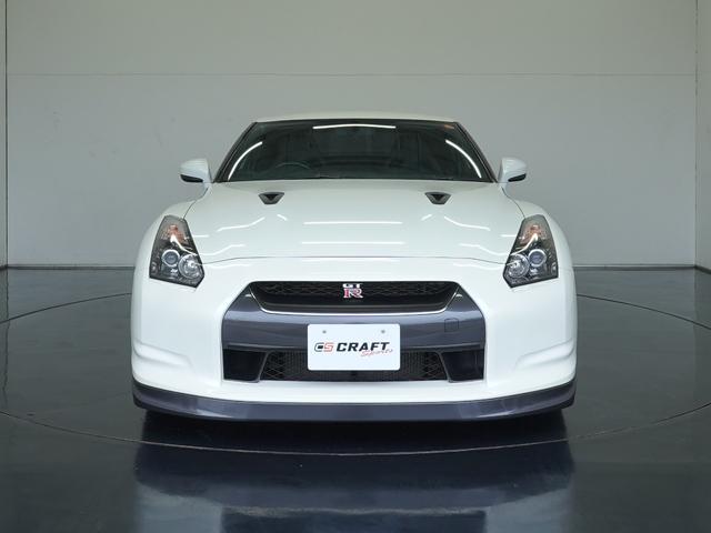 GT-R ベースグレード MY09 ワンオーナー 禁煙車 BOSEサウンドシステム バックビューモニター GT-R専用フロアカーペット リヤ3面プライバシーフィルム ブレンボ製モノブロック対向キャリパー レイズ製鍛造ホイール(3枚目)