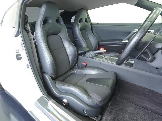 GT-R ベースグレード MY09 ワンオーナー 禁煙車 BOSEサウンドシステム バックビューモニター GT-R専用フロアカーペット リヤ3面プライバシーフィルム ブレンボ製モノブロック対向キャリパー レイズ製鍛造ホイール(8枚目)