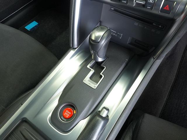 GT-R ベースグレード MY09 ワンオーナー 禁煙車 BOSEサウンドシステム バックビューモニター GT-R専用フロアカーペット リヤ3面プライバシーフィルム ブレンボ製モノブロック対向キャリパー レイズ製鍛造ホイール(18枚目)
