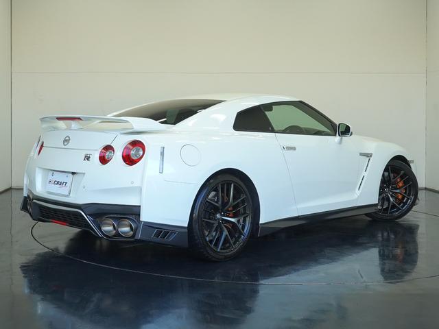 ＧＴ－Ｒ ブラックエディション　ＭＹ１７　国土交通省認可サッチャム欧州カテゴリーＩＩ準拠車両防盗システム　ブラックエディション専用ＲＥＣＡＲＯシート　ＢＯＳＥサウンドシステム　チタン合金製マフラー　レイズ製アルミ鍛造ホイール（2枚目）