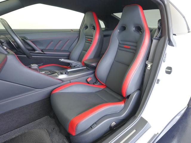 ＧＴ－Ｒ ブラックエディション　ＭＹ１７　国土交通省認可サッチャム欧州カテゴリーＩＩ準拠車両防盗システム　ブラックエディション専用ＲＥＣＡＲＯシート　ＢＯＳＥサウンドシステム　チタン合金製マフラー　レイズ製アルミ鍛造ホイール（12枚目）