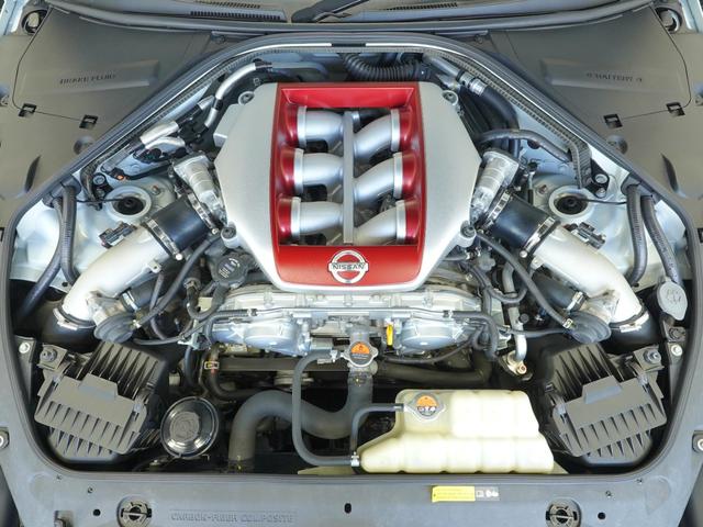 ＧＴ－Ｒ ブラックエディション　ＭＹ１７　国土交通省認可サッチャム欧州カテゴリーＩＩ準拠車両防盗システム　ブラックエディション専用ＲＥＣＡＲＯシート　ＢＯＳＥサウンドシステム　チタン合金製マフラー　レイズ製アルミ鍛造ホイール（25枚目）