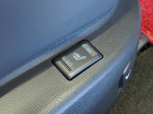 GT-R ブラックエディション MY17 ワンオーナー 禁煙車 NISMOスポーツリセッティング GT-R専用フロアカーペット(プレミアムスポーツ) ブラックエディション専用RECAROシート チタン合金製マフラー BOSE ETC(10枚目)