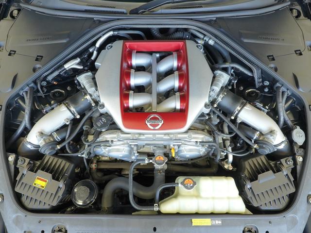 GT-R ブラックエディション MY17 ワンオーナー 禁煙車 NISMOスポーツリセッティング GT-R専用フロアカーペット(プレミアムスポーツ) ブラックエディション専用RECAROシート チタン合金製マフラー BOSE ETC(23枚目)