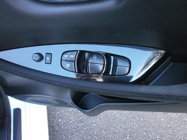 リーフ ｅ＋　Ｘ　純正ナビ　ＴＶ　アラウンドビューモニター　プロパイロット　衝突軽減ブレーキ　横滑り防止　踏み間違い防止　シートヒーター　スマートルームミラー　ＥＴＣ　ＬＥＤライト（23枚目）