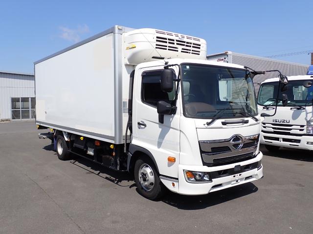 ヒノレンジャー 　２４－１８５　４ｔ　低温冷凍車　東プレ　－３０℃設定　床アルミ縞鋼板　リヤ３枚扉　ラッシングレール２段　ベッド無　ＥＴＣ　バックカメラ　新明和製　格納式パワーゲート　ＰＧ　リヤ扉厚さ１０ｃｍ　５７０（3枚目）