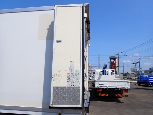 ヒノレンジャー 　２４－１８５　４ｔ　低温冷凍車　東プレ　－３０℃設定　床アルミ縞鋼板　リヤ３枚扉　ラッシングレール２段　ベッド無　ＥＴＣ　バックカメラ　新明和製　格納式パワーゲート　ＰＧ　リヤ扉厚さ１０ｃｍ　５７０（14枚目）
