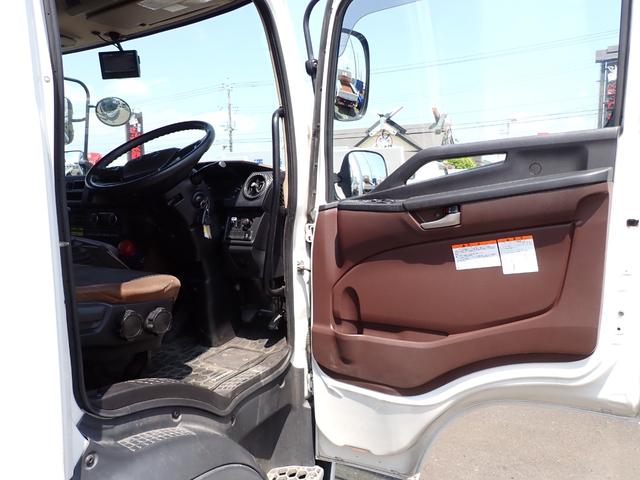 ヒノレンジャー 　２４－１８５　４ｔ　低温冷凍車　東プレ　－３０℃設定　床アルミ縞鋼板　リヤ３枚扉　ラッシングレール２段　ベッド無　ＥＴＣ　バックカメラ　新明和製　格納式パワーゲート　ＰＧ　リヤ扉厚さ１０ｃｍ　５７０（46枚目）