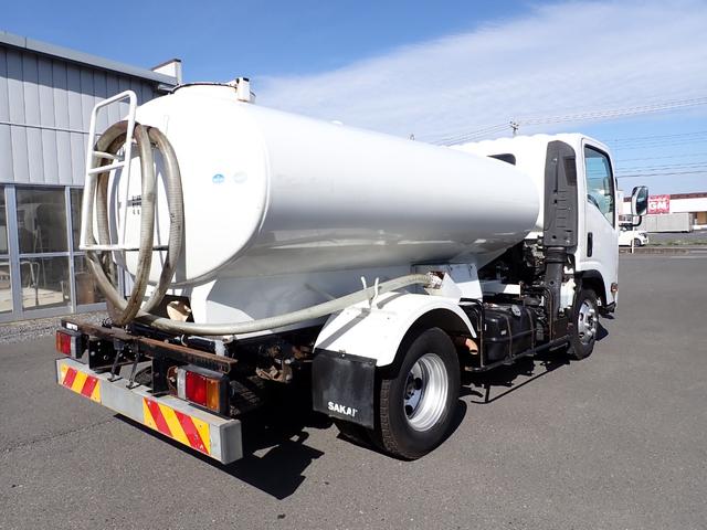 エルフトラック 　☆２５－１９　４ｔ　ワイド　散水車　サカイ製　ＳＴ４ＭＢ－１　３ペダル　許容量４０００Ｌ　抹消積載４０００ｋｇ　装備品現状のみ　ＥＴＣ（5枚目）