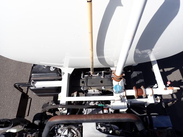 エルフトラック 　☆２５－１９　４ｔ　ワイド　散水車　サカイ製　ＳＴ４ＭＢ－１　３ペダル　許容量４０００Ｌ　抹消積載４０００ｋｇ　装備品現状のみ　ＥＴＣ（15枚目）