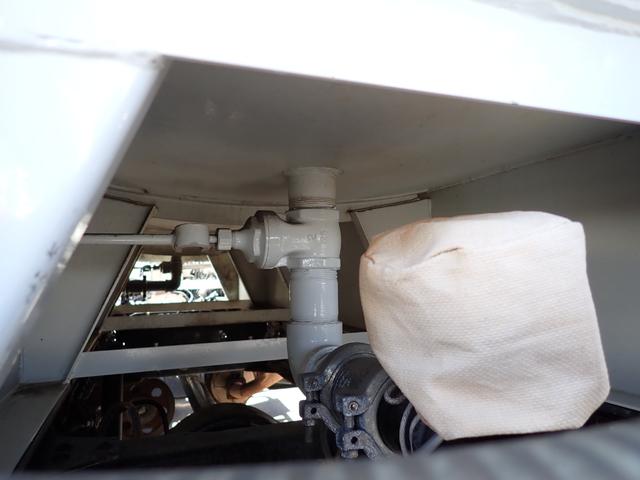 エルフトラック 　☆２５－１９　４ｔ　ワイド　散水車　サカイ製　ＳＴ４ＭＢ－１　３ペダル　許容量４０００Ｌ　抹消積載４０００ｋｇ　装備品現状のみ　ＥＴＣ（27枚目）