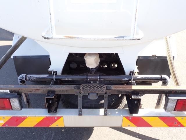 エルフトラック 　☆２５－１９　４ｔ　ワイド　散水車　サカイ製　ＳＴ４ＭＢ－１　３ペダル　許容量４０００Ｌ　抹消積載４０００ｋｇ　装備品現状のみ　ＥＴＣ（49枚目）