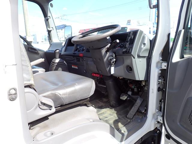 エルフトラック 　☆２５－１９　４ｔ　ワイド　散水車　サカイ製　ＳＴ４ＭＢ－１　３ペダル　許容量４０００Ｌ　抹消積載４０００ｋｇ　装備品現状のみ　ＥＴＣ（65枚目）