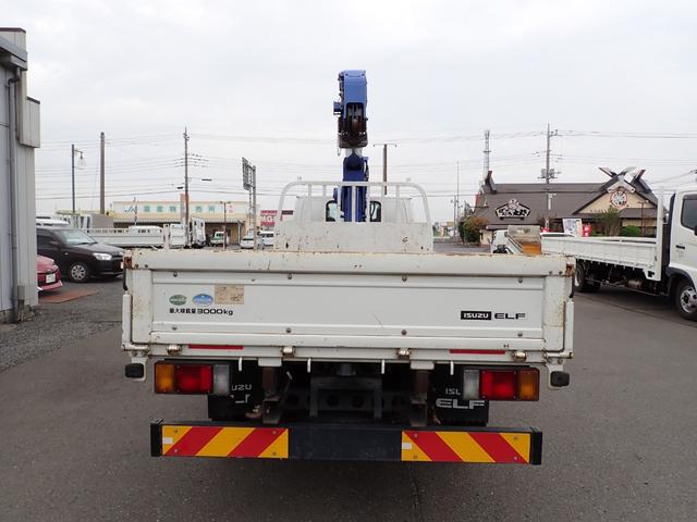 エルフトラック 　☆２４－２４３　３ｔ　標準ロング　３段クレーンフックイン　ラジコン付　スムーサー　タダノ製　ＺＥ２６３ＨＲＥＳ　床２重張　ＥＴＣ　抹消積載３０００ｋｇ　ボディ内寸長３７０幅１８１ｃｍ　２．６３ｔ吊り（6枚目）