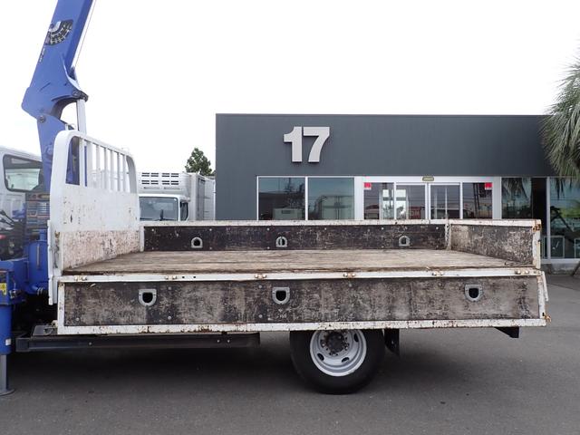 エルフトラック 　☆２４－２４３　３ｔ　標準ロング　３段クレーンフックイン　ラジコン付　スムーサー　タダノ製　ＺＥ２６３ＨＲＥＳ　床２重張　ＥＴＣ　抹消積載３０００ｋｇ　ボディ内寸長３７０幅１８１ｃｍ　２．６３ｔ吊り（20枚目）