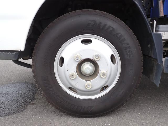 エルフトラック 　☆２４－２４３　３ｔ　標準ロング　３段クレーンフックイン　ラジコン付　スムーサー　タダノ製　ＺＥ２６３ＨＲＥＳ　床２重張　ＥＴＣ　抹消積載３０００ｋｇ　ボディ内寸長３７０幅１８１ｃｍ　２．６３ｔ吊り（32枚目）