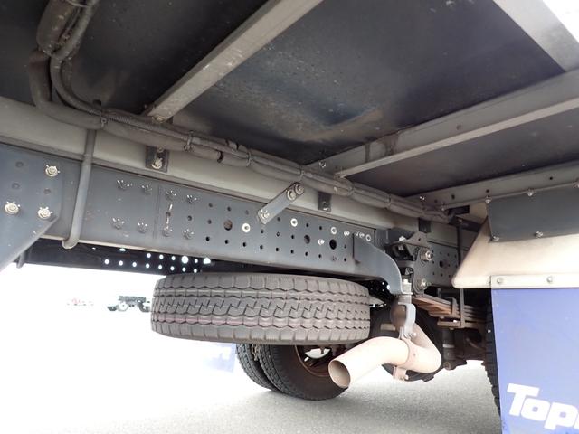 キャンター 　☆２５－２７　３ｔ　ワイドロング　低温冷凍車　ＡＴ　－３０度設定　東プレ製　ＸＶ２４Ｌ　リヤ３枚扉　バックカメラ　仕切扉　２エバ　サイドドア　床アルミ縞鋼板　ラッシングレール　抹消前積載２９５０ｋｇ（12枚目）