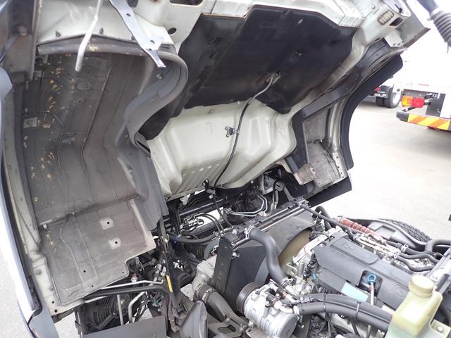 キャンター 　☆２５－２７　３ｔ　ワイドロング　低温冷凍車　ＡＴ　－３０度設定　東プレ製　ＸＶ２４Ｌ　リヤ３枚扉　バックカメラ　仕切扉　２エバ　サイドドア　床アルミ縞鋼板　ラッシングレール　抹消前積載２９５０ｋｇ（46枚目）